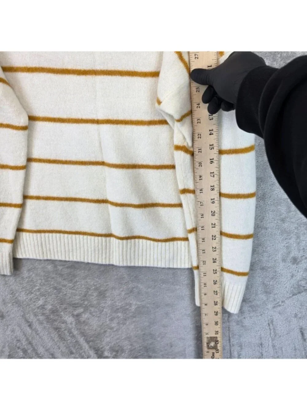 J Crew Sweater Womens M Cream Striped Soft Alpaca Crew Neck Long Sleeve Knit